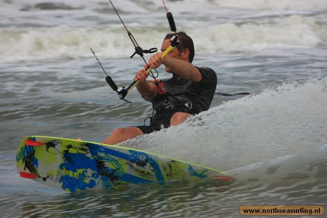 kiteSurfing1.jpg