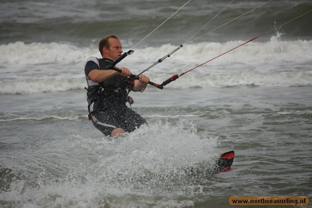 kiteSurfing3.jpg